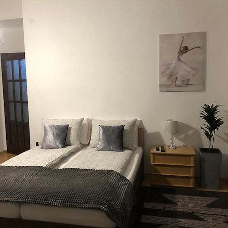 Apartament Basak 2 Lägenhet Deva Exteriör bild