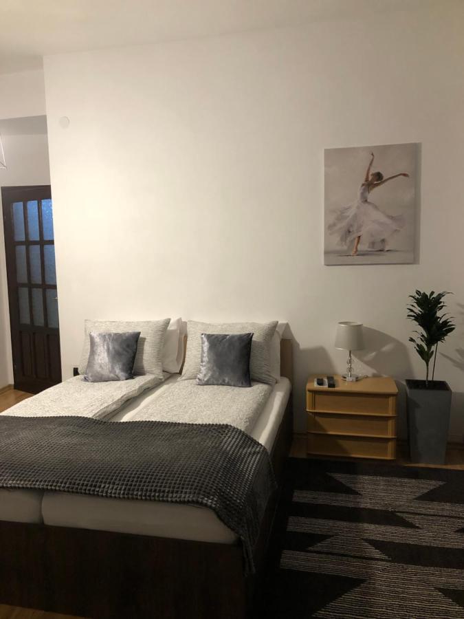 Apartament Basak 2 Lägenhet Deva Exteriör bild